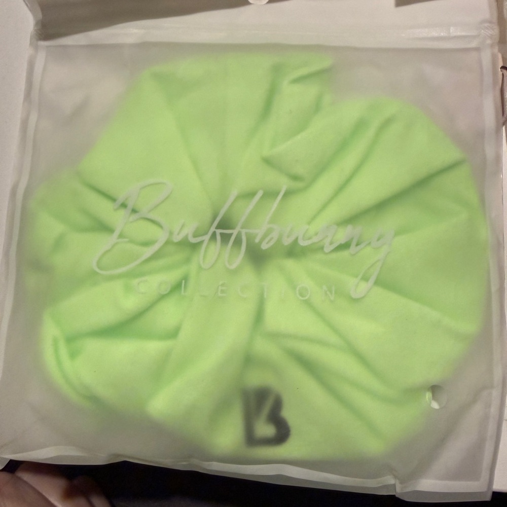 NWT Buffbunny Nubre Scrunchie in Margarita